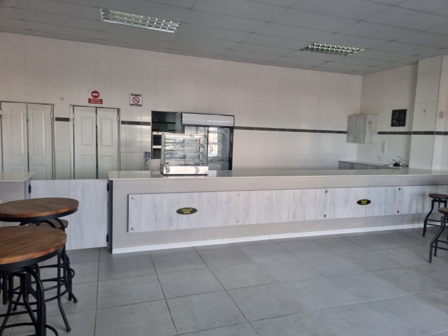 To Let Commercial Property for Rent in Voorbaai Western Cape